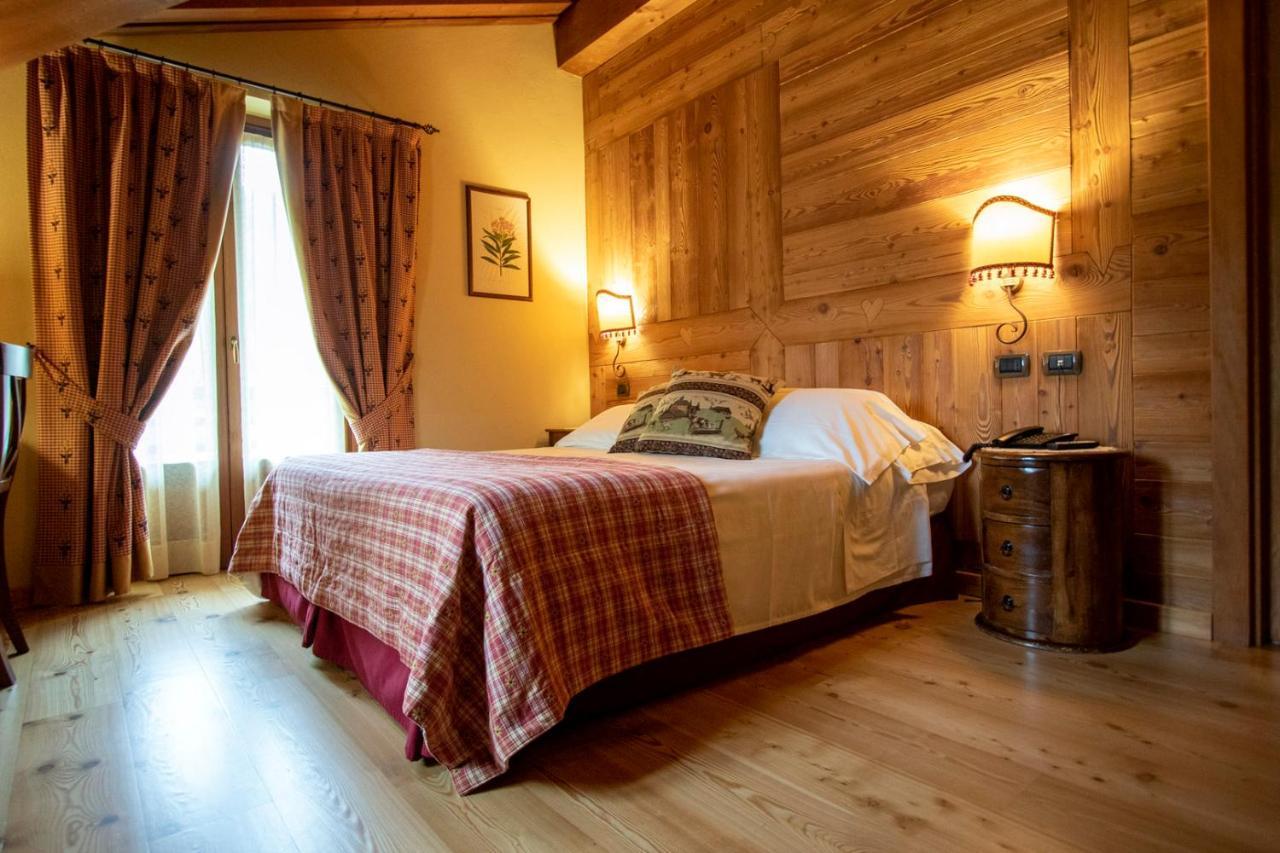 Laghetto Alpine Hotel & Restaurant ブリュソン エクステリア 写真
