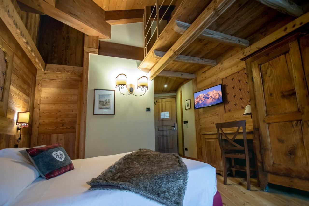 Laghetto Alpine Hotel & Restaurant ブリュソン エクステリア 写真