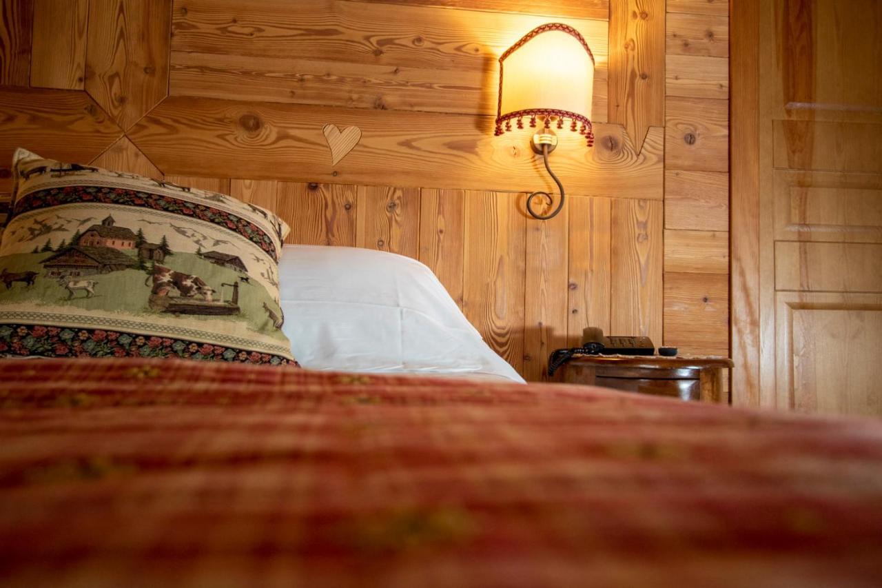 Laghetto Alpine Hotel & Restaurant ブリュソン エクステリア 写真