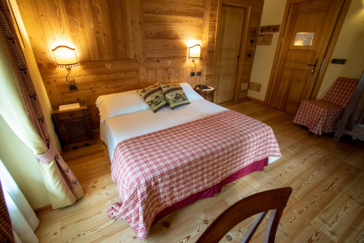 Laghetto Alpine Hotel & Restaurant ブリュソン エクステリア 写真
