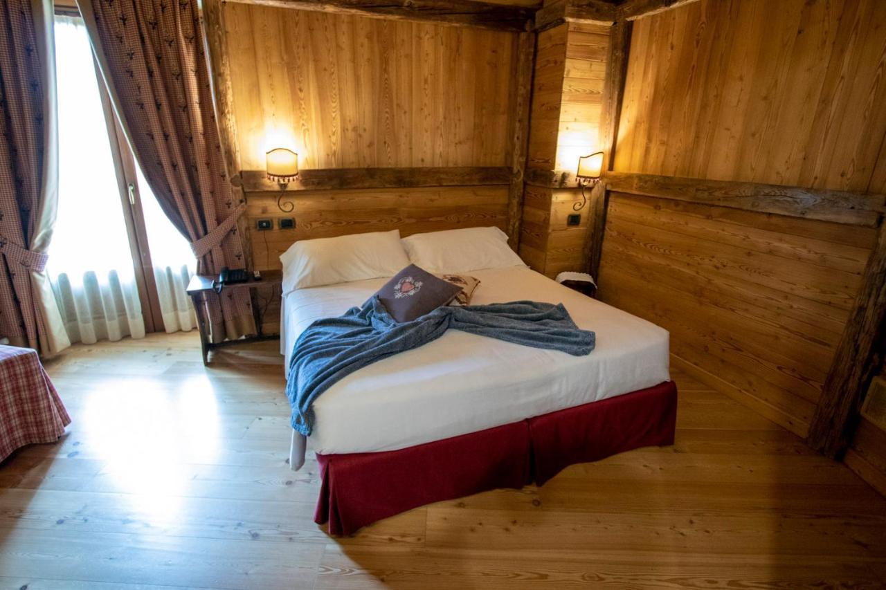 Laghetto Alpine Hotel & Restaurant ブリュソン エクステリア 写真