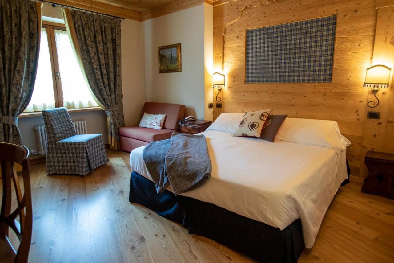 Laghetto Alpine Hotel & Restaurant ブリュソン エクステリア 写真