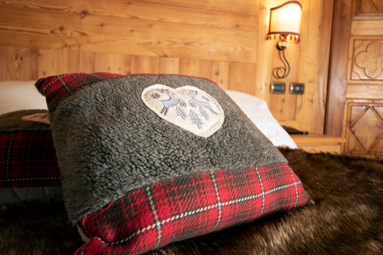 Laghetto Alpine Hotel & Restaurant ブリュソン エクステリア 写真