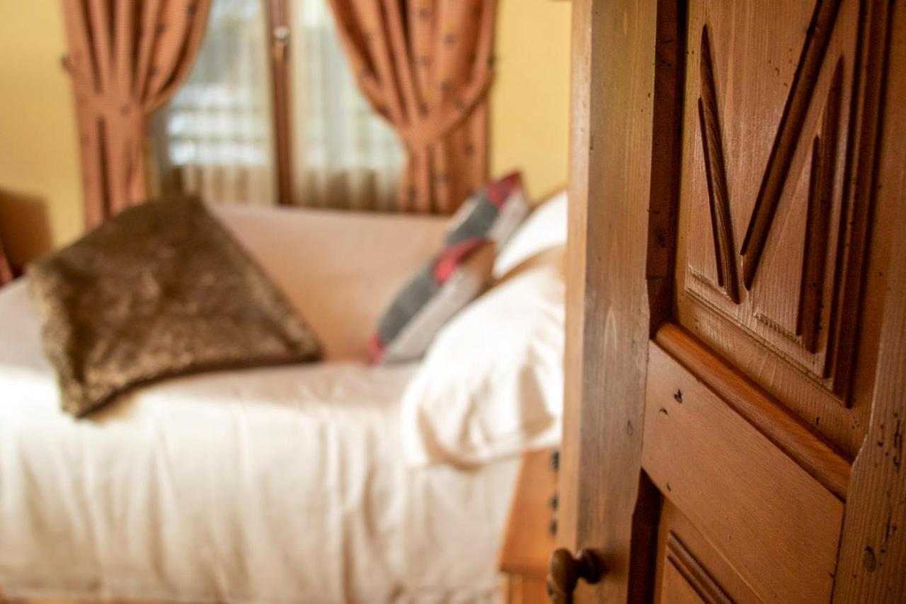 Laghetto Alpine Hotel & Restaurant ブリュソン エクステリア 写真