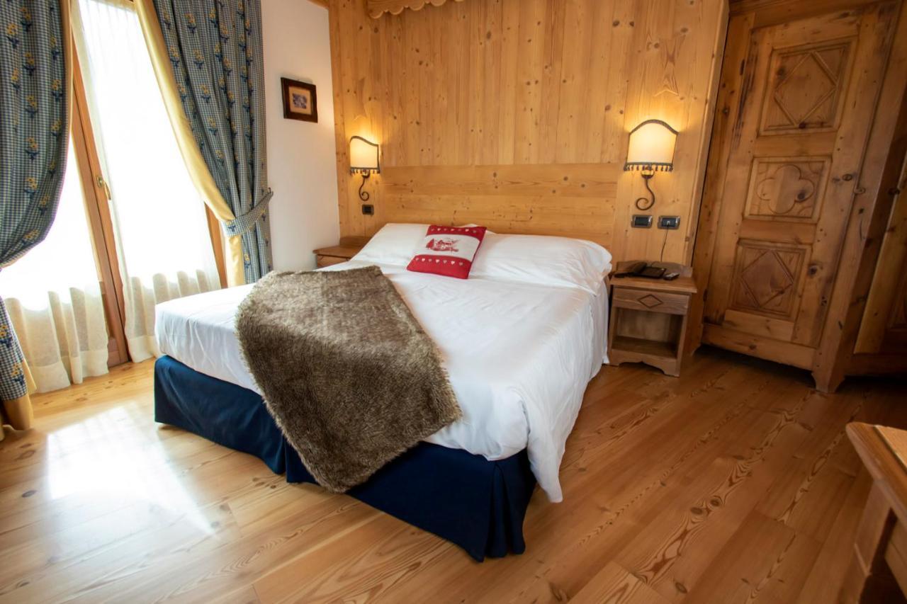 Laghetto Alpine Hotel & Restaurant ブリュソン エクステリア 写真