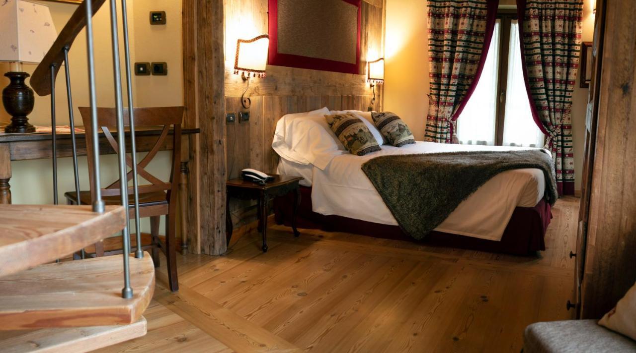 Laghetto Alpine Hotel & Restaurant ブリュソン エクステリア 写真