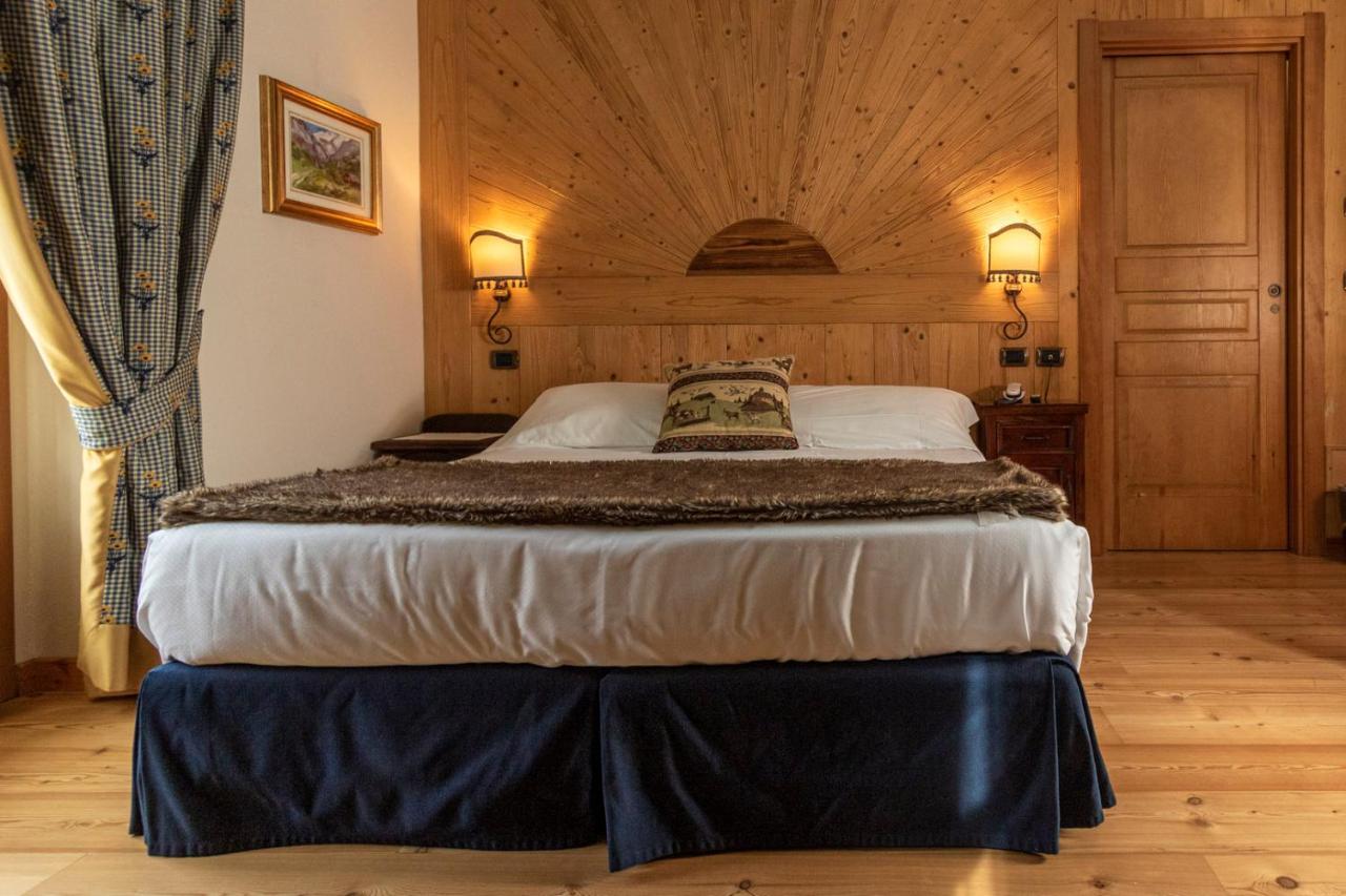 Laghetto Alpine Hotel & Restaurant ブリュソン エクステリア 写真