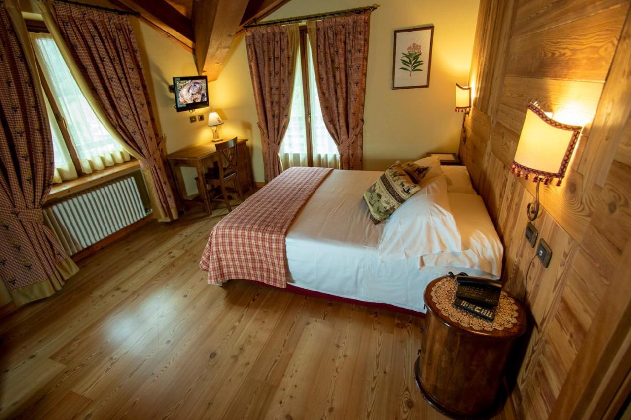 Laghetto Alpine Hotel & Restaurant ブリュソン エクステリア 写真