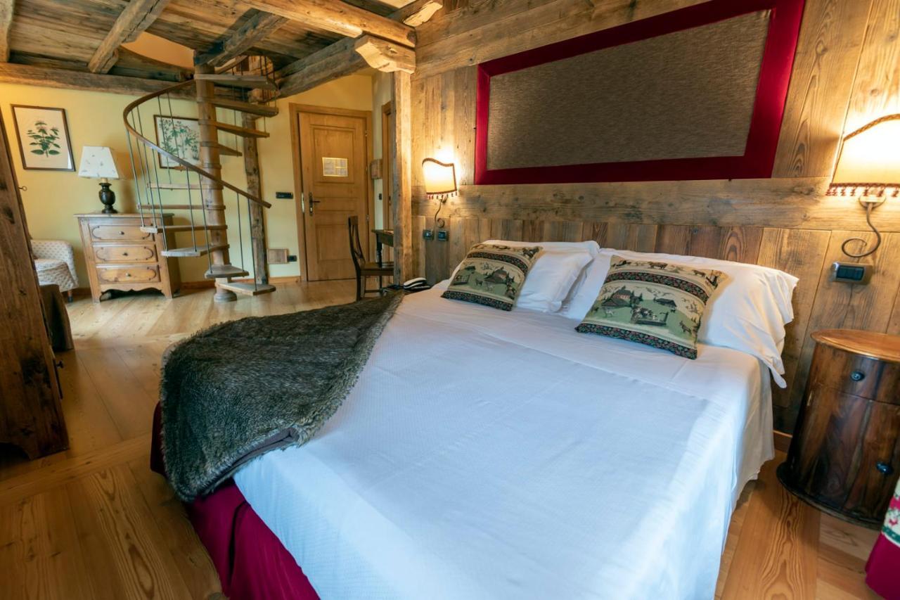 Laghetto Alpine Hotel & Restaurant ブリュソン エクステリア 写真