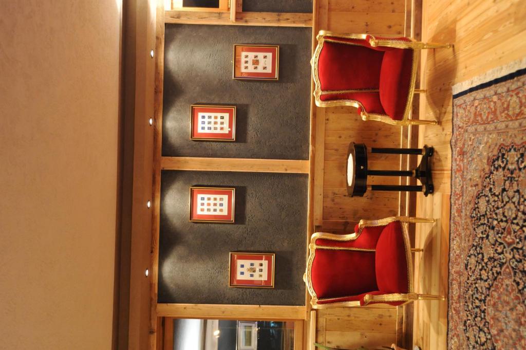 Laghetto Alpine Hotel & Restaurant ブリュソン エクステリア 写真